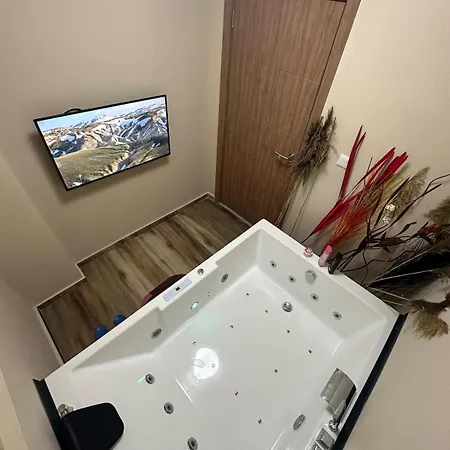 Luxury Jacuzzi View Free Parking * Скоп'є