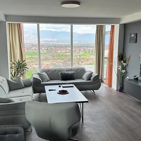 Luxury Jacuzzi View Free Parking Апартаменти